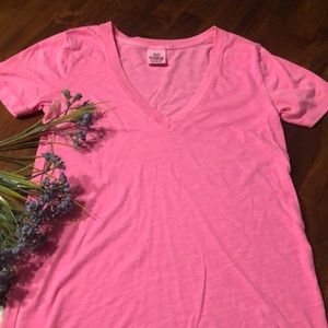 VS Pink v-neck short sleeve, legging tee